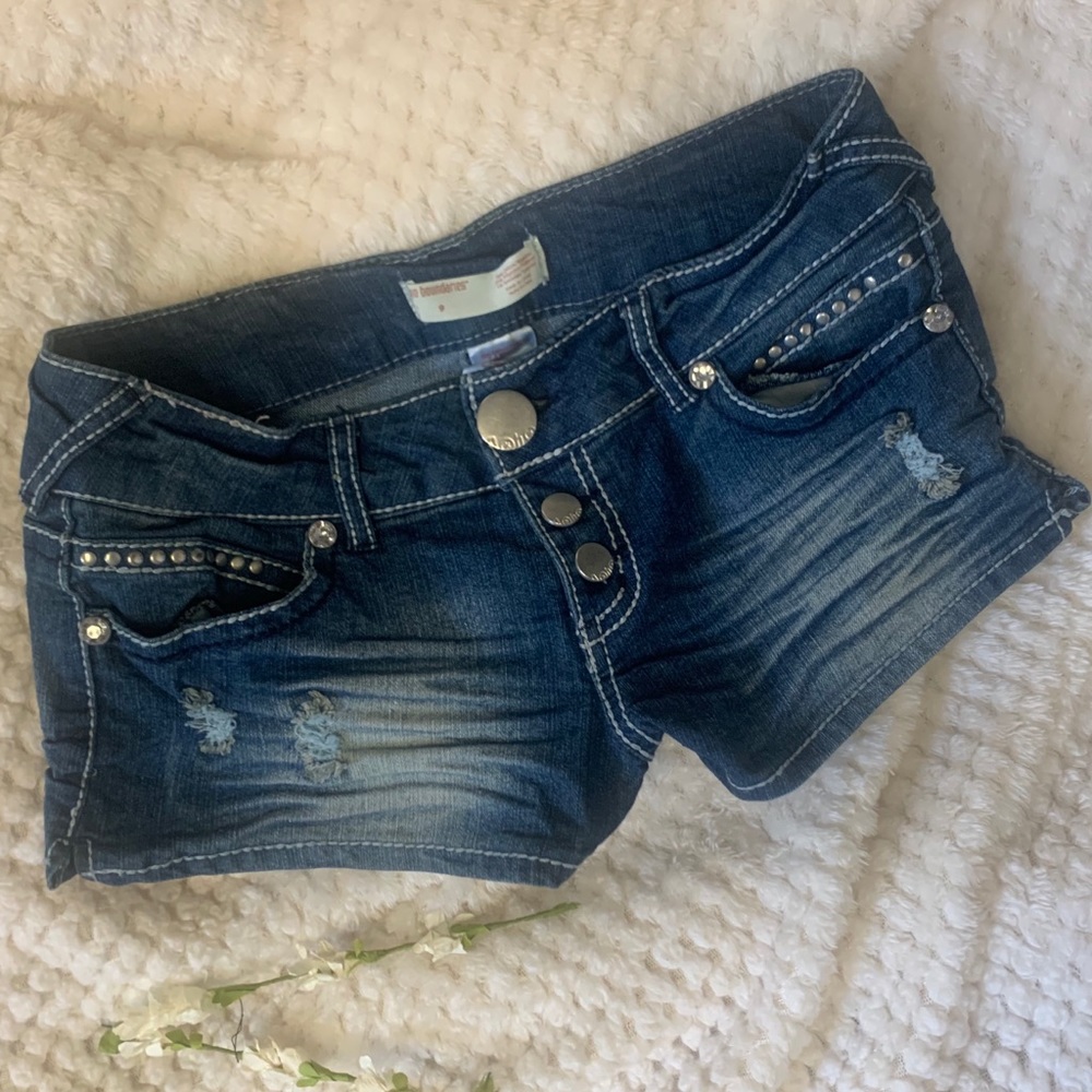 No boundaries shorts jeans w/rhinestones